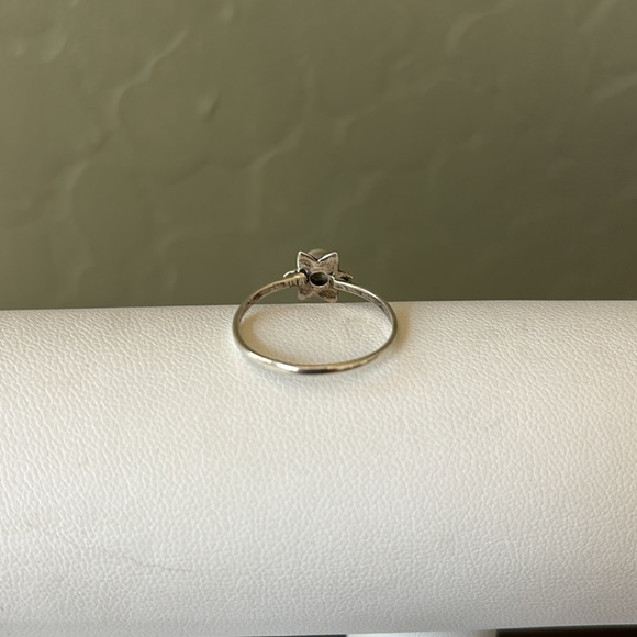 Pearl Ring With Sterling Flower Petal Setting Size 6.5 - Picture 5 of 7